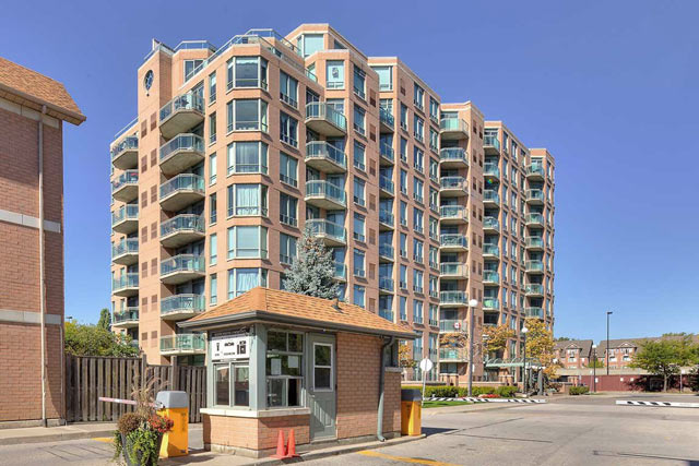 Legend at Mystic Pointe, 190 Manitoba Street Etobicoke