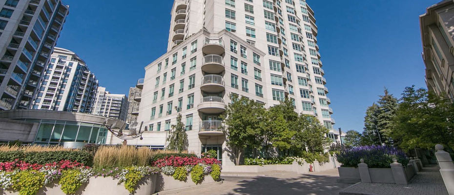 Newport Beach Condominiums at 2111 Lakeshore Boulevard West, Etobicoke