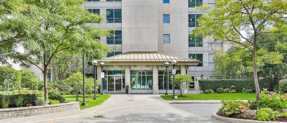 Nevis Condos at 80-88 Palace Pier Court, Etobicoke